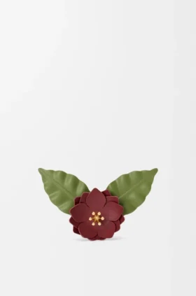 Bloemenbroche van klassiek kalfsleer Bloemenbroche van klassiek kalfsleer