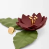 Bloemenbroche van klassiek kalfsleer Bloemenbroche van klassiek kalfsleer