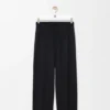 Broek met trekkoord van wol Broek met trekkoord van wol
