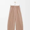 Broek met wijd uitlopende pijpen van nappa-lamsleer Broek met wijd uitlopende pijpen van nappa-lamsleer