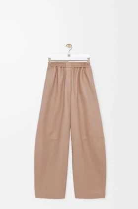 Broek met wijd uitlopende pijpen van nappa-lamsleer