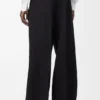 Broek met wijde pijpen van wol Broek met wijde pijpen van wol