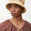 Buckethoed van raffia Buckethoed van raffia