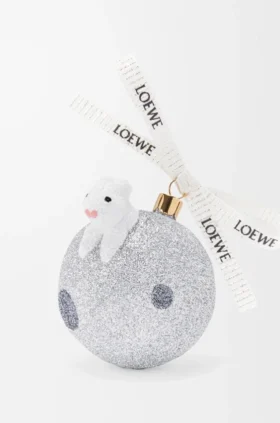 ‘Bunny on the moon kerstbal van geblazen glas