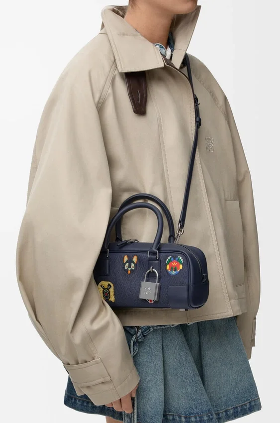 Cats Amazona 23 Cropped-tas van geborduurd denim Cats Amazona 23 Cropped-tas van geborduurd denim