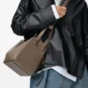 Compacte Hammock-tas van zacht generfd kalfsleer Compacte Hammock-tas van zacht generfd kalfsleer