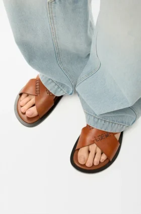 Flex Criss-Cross-slipper van plantaardig gelooid kalfsleer