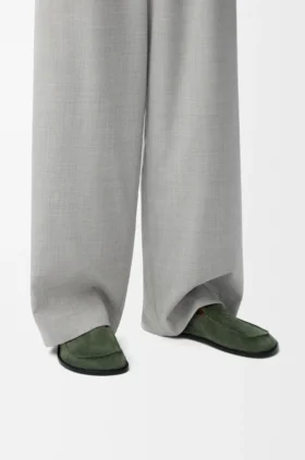 Flexible loafer van suède