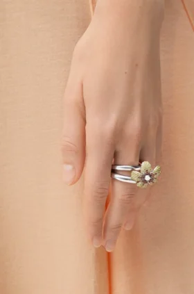 Flor-ring van sterlingzilver en kristallen