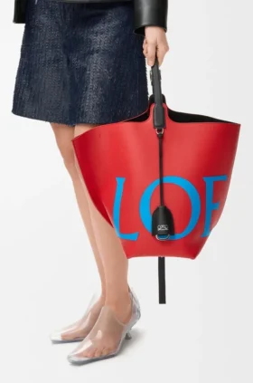 Grote Bilbao-bucket met oversized logo van glad kalfsleer
