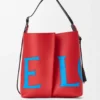 Grote Bilbao-bucket met oversized logo van glad kalfsleer Grote Bilbao-bucket met oversized logo van glad kalfsleer