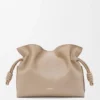 Grote Flamenco-clutch van nappa-kalfsleer Grote Flamenco-clutch van nappa-kalfsleer