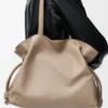 Grote Flamenco-clutch van nappa-kalfsleer Grote Flamenco-clutch van nappa-kalfsleer