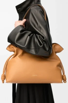 Grote Flamenco-clutch van nappa-kalfsleer