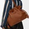 Grote Flamenco-clutch van nappa-kalfsleer Grote Flamenco-clutch van nappa-kalfsleer