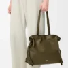 Grote Flamenco-clutch van nappa-kalfsleer Grote Flamenco-clutch van nappa-kalfsleer