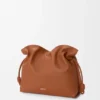 Grote Flamenco-clutch van nappa-kalfsleer Grote Flamenco-clutch van nappa-kalfsleer