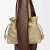 Grote Flamenco-clutch van nappa-kalfsleer Grote Flamenco-clutch van nappa-kalfsleer