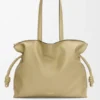 Grote Flamenco-clutch van nappa-kalfsleer Grote Flamenco-clutch van nappa-kalfsleer
