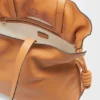 Grote Flamenco-clutch van nappa-kalfsleer Grote Flamenco-clutch van nappa-kalfsleer