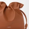 Grote Flamenco-clutch van nappa-kalfsleer Grote Flamenco-clutch van nappa-kalfsleer