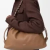 Grote Flamenco Purse van zacht nappa-lamsleer Grote Flamenco Purse van zacht nappa-lamsleer