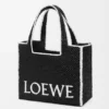 Grote Loewe Font Tote van raffia