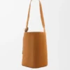 Grote Pebble Bucket bag van suède kalfsleer Grote Pebble Bucket bag van suède kalfsleer