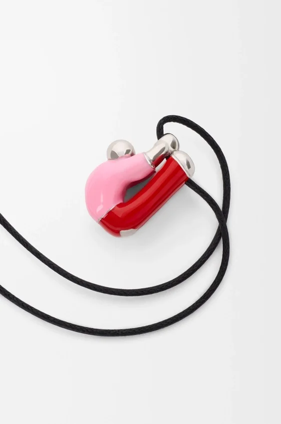 Hangende Acrobat-ketting van sterlingzilver en email Hangende Acrobat-ketting van sterlingzilver en email