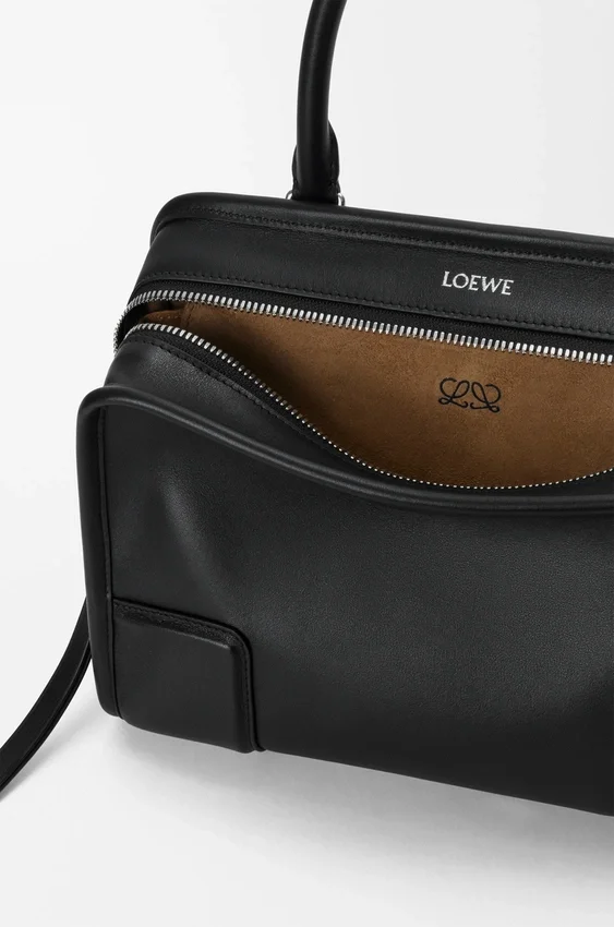 Kleine Amazona 180-tas van zacht kalfsleer Kleine Amazona 180-tas van zacht kalfsleer