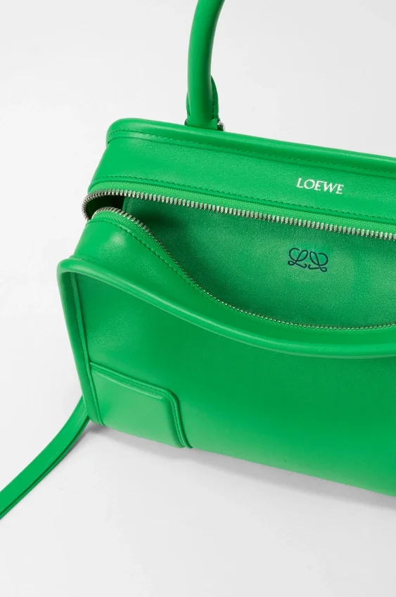 Kleine Amazona 180-tas van zacht kalfsleer Kleine Amazona 180-tas van zacht kalfsleer