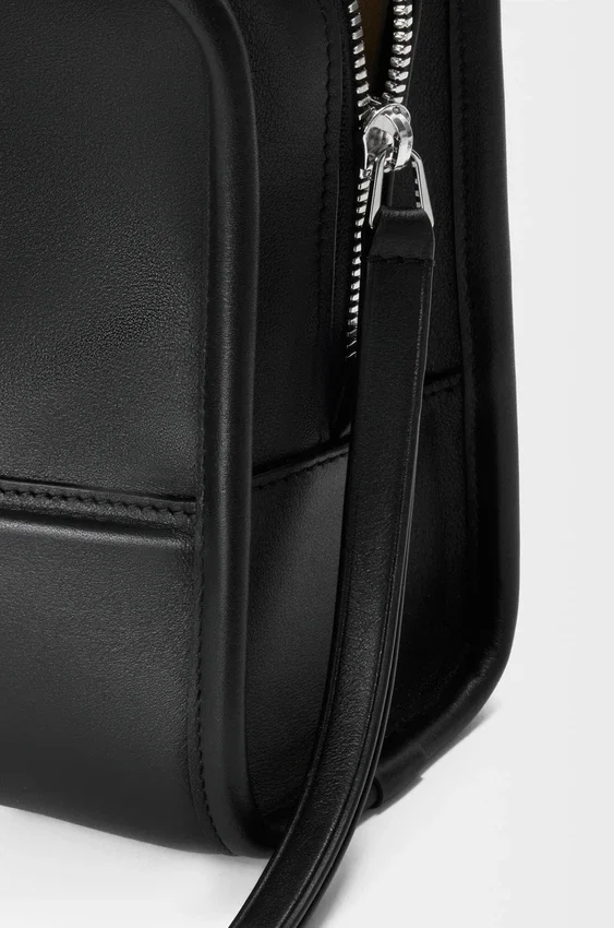 Kleine Amazona 180-tas van zacht kalfsleer Kleine Amazona 180-tas van zacht kalfsleer