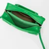 Kleine Amazona 180-tas van zacht kalfsleer Kleine Amazona 180-tas van zacht kalfsleer