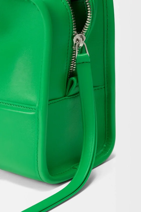 Kleine Amazona 180-tas van zacht kalfsleer Kleine Amazona 180-tas van zacht kalfsleer