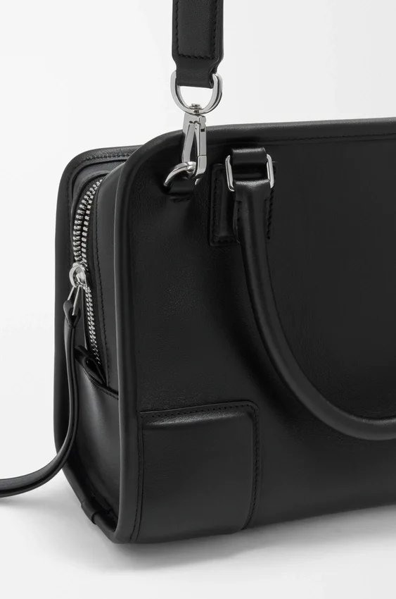 Kleine Amazona 180-tas van zacht kalfsleer Kleine Amazona 180-tas van zacht kalfsleer