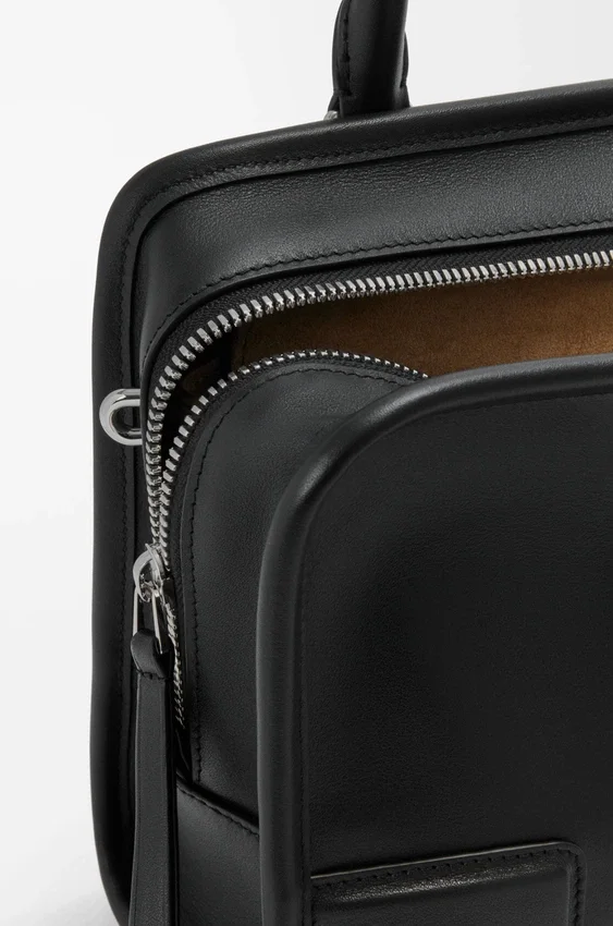 Kleine Amazona 180-tas van zacht kalfsleer Kleine Amazona 180-tas van zacht kalfsleer