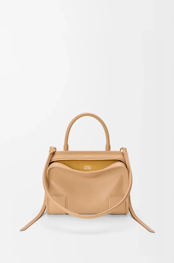 Kleine Amazona 180-tas van zacht kalfsleer Kleine Amazona 180-tas van zacht kalfsleer