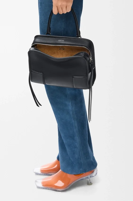 Kleine Amazona 180-tas van zacht kalfsleer Kleine Amazona 180-tas van zacht kalfsleer