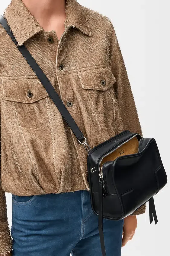 Kleine Amazona 180-tas van zacht kalfsleer Kleine Amazona 180-tas van zacht kalfsleer