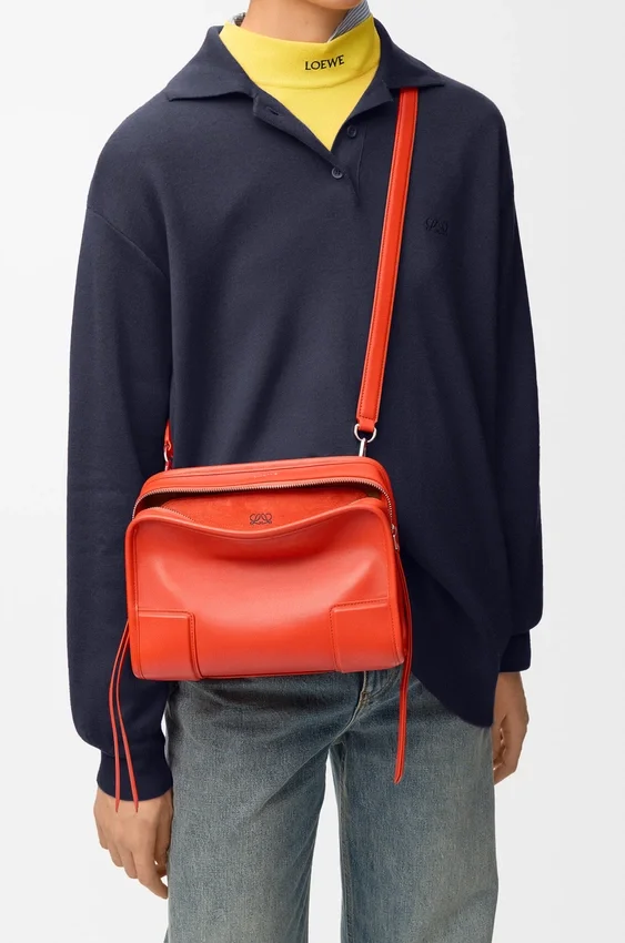 Kleine Amazona 180-tas van zacht kalfsleer Kleine Amazona 180-tas van zacht kalfsleer
