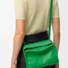 Kleine Amazona 180-tas van zacht kalfsleer Kleine Amazona 180-tas van zacht kalfsleer