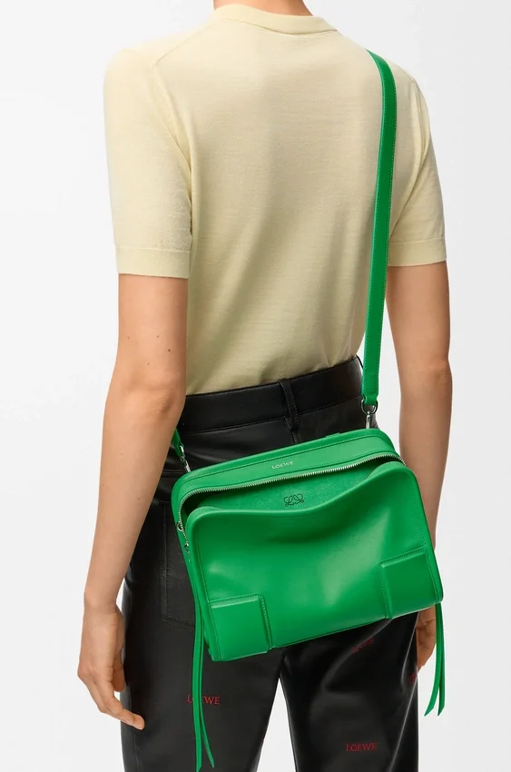 Kleine Amazona 180-tas van zacht kalfsleer Kleine Amazona 180-tas van zacht kalfsleer