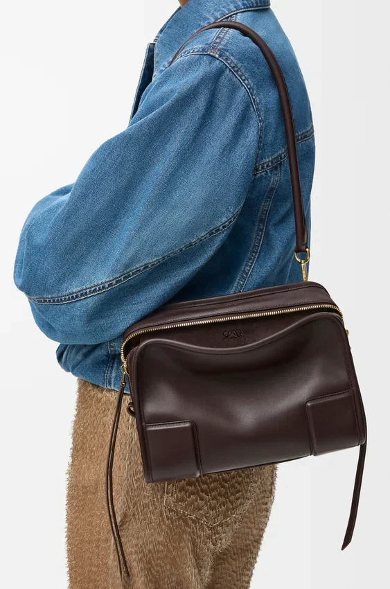 Kleine Amazona 180-tas van zacht kalfsleer Kleine Amazona 180-tas van zacht kalfsleer