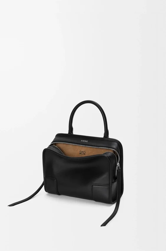 Kleine Amazona 180-tas van zacht kalfsleer Kleine Amazona 180-tas van zacht kalfsleer