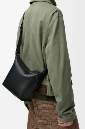 Kleine Cubi-crossbodytas van soepel, glad kalfsleer en jacquard
