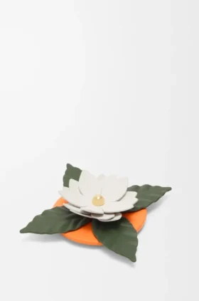 Kleine orchideeënkaars met deksel van klassiek kalfsleer en messing