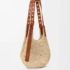 Kleine Punch Hole Hobo van raffia en kalfsleer Kleine Punch Hole Hobo van raffia en kalfsleer