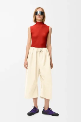 Korte broek met riemen van katoen en zijde Korte broek met riemen van katoen en zijde