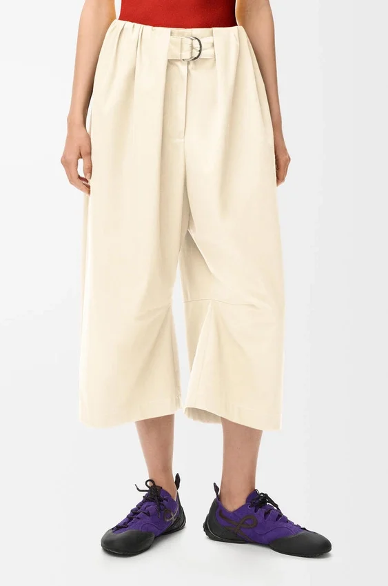 Korte broek met riemen van katoen en zijde Korte broek met riemen van katoen en zijde