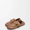 Loafer met sluiting van glanzend, glad kalfsleer Loafer met sluiting van glanzend, glad kalfsleer